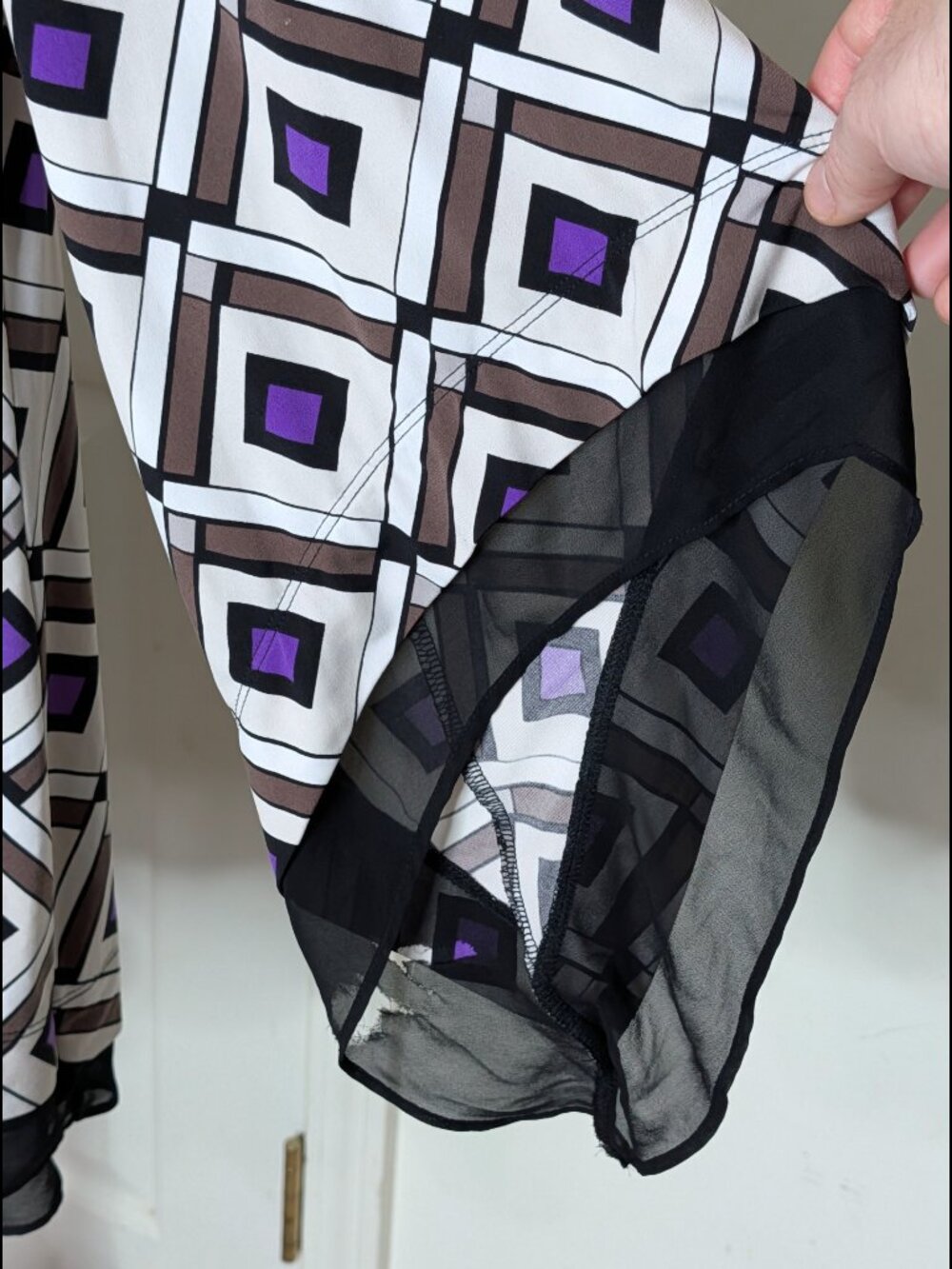 ALFANI 1X White, Purple & Black Diamond Print Stretch Blouse w/Mega Bell Sleeves - Picture 3 of 4